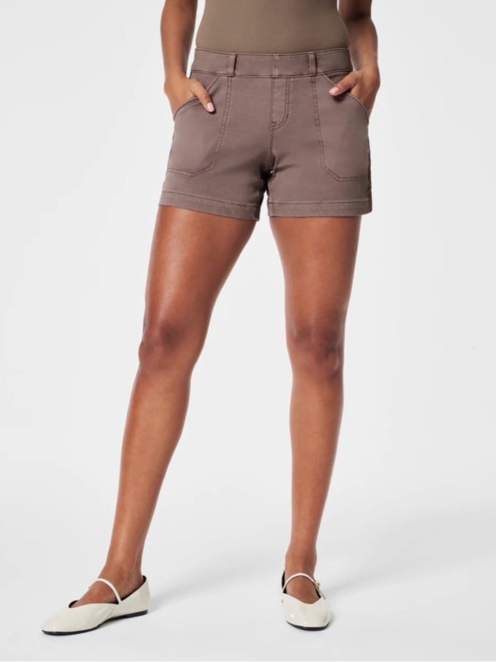 Spanx Women’s Stretch Pull On Twill Shorts in Khaki Brown, Size Large